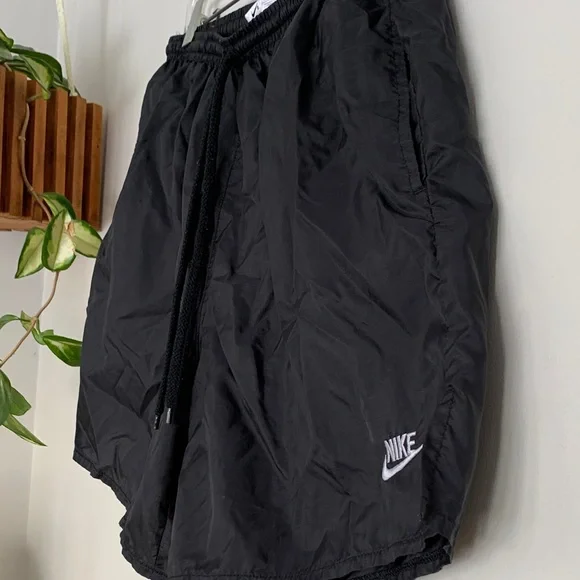 Vintage Nike Black Sports Shorts - Picture 4 of 6